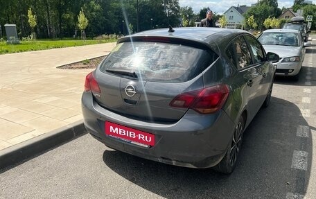 Opel Astra J, 2011 год, 770 000 рублей, 4 фотография