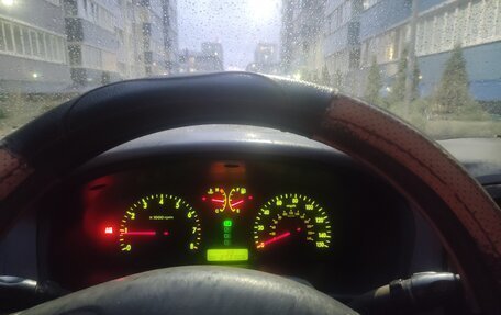 KIA Optima II, 2001 год, 300 000 рублей, 4 фотография