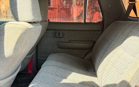 Toyota Hilux Surf III рестайлинг, 1991 год, 690 000 рублей, 13 фотография