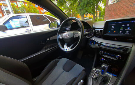 Hyundai Veloster II, 2018 год, 1 750 000 рублей, 6 фотография