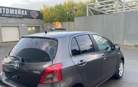 Toyota Yaris III рестайлинг, 2008 год, 750 000 рублей, 2 фотография