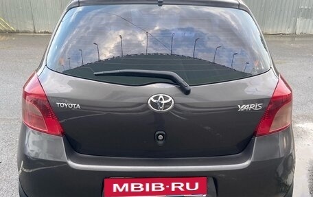 Toyota Yaris III рестайлинг, 2008 год, 750 000 рублей, 5 фотография