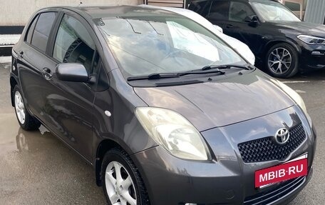 Toyota Yaris III рестайлинг, 2008 год, 750 000 рублей, 3 фотография