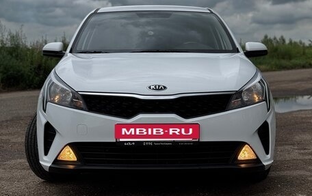 KIA Rio IV, 2021 год, 1 990 000 рублей, 3 фотография