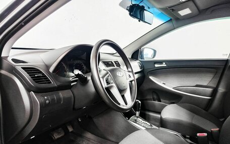 Hyundai Solaris II рестайлинг, 2013 год, 900 000 рублей, 20 фотография