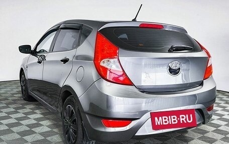 Hyundai Solaris II рестайлинг, 2013 год, 900 000 рублей, 8 фотография