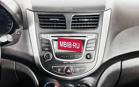 Hyundai Solaris II рестайлинг, 2013 год, 900 000 рублей, 18 фотография