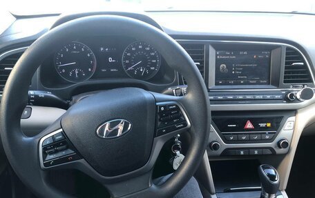 Hyundai Elantra VI рестайлинг, 2018 год, 1 340 000 рублей, 9 фотография