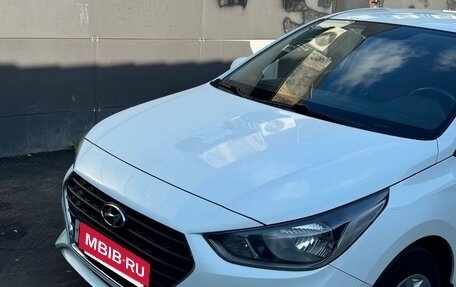 Hyundai Solaris II рестайлинг, 2019 год, 1 295 000 рублей, 4 фотография