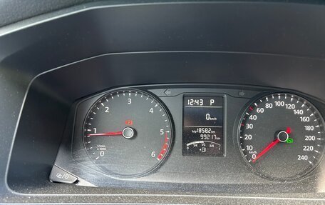 Volkswagen Multivan T6 рестайлинг, 2015 год, 4 500 000 рублей, 3 фотография