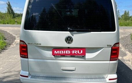 Volkswagen Multivan T6 рестайлинг, 2015 год, 4 500 000 рублей, 18 фотография