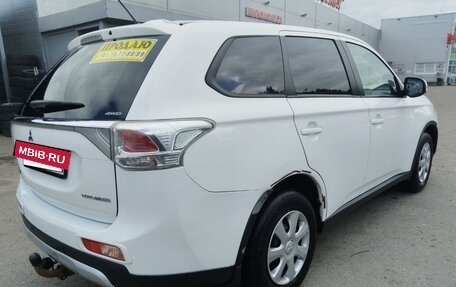 Mitsubishi Outlander III рестайлинг 3, 2014 год, 1 320 000 рублей, 7 фотография