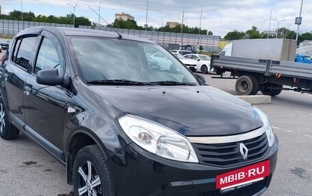 Renault Sandero I, 2013 год, 700 000 рублей, 2 фотография