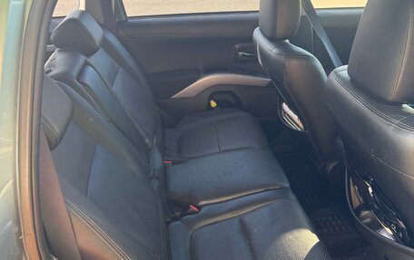 Mitsubishi Outlander III рестайлинг 3, 2008 год, 740 000 рублей, 9 фотография