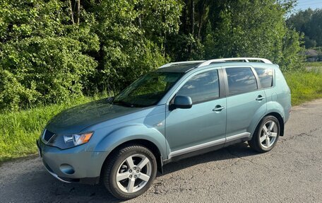 Mitsubishi Outlander III рестайлинг 3, 2008 год, 740 000 рублей, 2 фотография