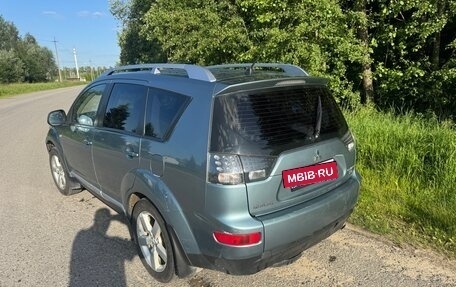 Mitsubishi Outlander III рестайлинг 3, 2008 год, 740 000 рублей, 4 фотография