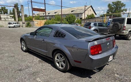 Ford Mustang VI рестайлинг, 2005 год, 1 780 000 рублей, 2 фотография