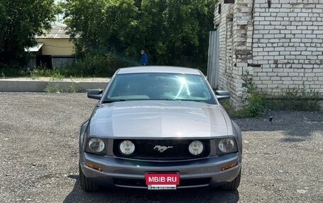 Ford Mustang VI рестайлинг, 2005 год, 1 780 000 рублей, 8 фотография