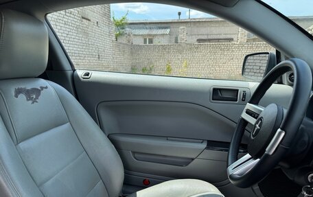 Ford Mustang VI рестайлинг, 2005 год, 1 780 000 рублей, 13 фотография