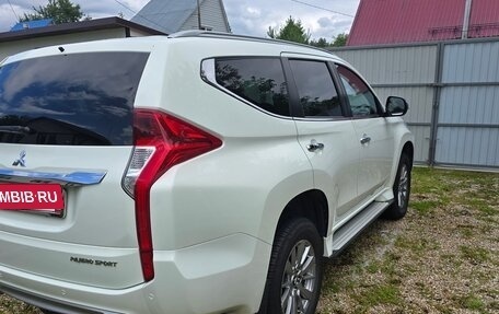 Mitsubishi Pajero Sport III рестайлинг, 2017 год, 3 000 000 рублей, 5 фотография