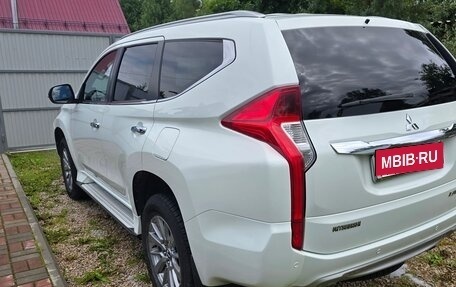 Mitsubishi Pajero Sport III рестайлинг, 2017 год, 3 000 000 рублей, 6 фотография