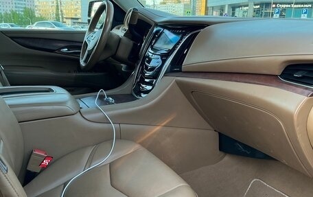 Cadillac Escalade IV, 2016 год, 3 300 000 рублей, 4 фотография