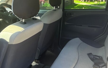 Mitsubishi Colt VI рестайлинг, 2003 год, 330 000 рублей, 6 фотография