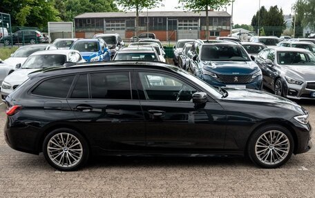 BMW 3 серия, 2022 год, 3 300 000 рублей, 3 фотография