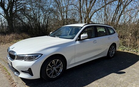 BMW 3 серия, 2022 год, 3 200 000 рублей, 3 фотография