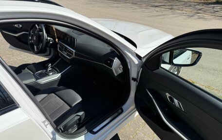 BMW 3 серия, 2022 год, 3 200 000 рублей, 11 фотография