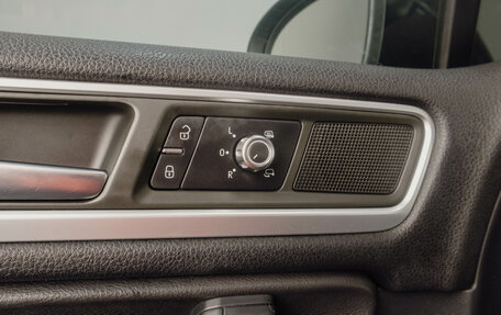 Volkswagen Touareg III, 2011 год, 2 049 000 рублей, 8 фотография