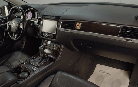 Volkswagen Touareg III, 2011 год, 2 049 000 рублей, 11 фотография