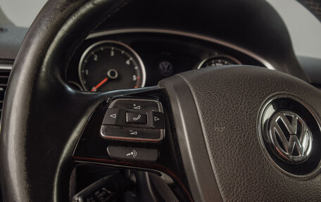 Volkswagen Touareg III, 2011 год, 2 049 000 рублей, 13 фотография