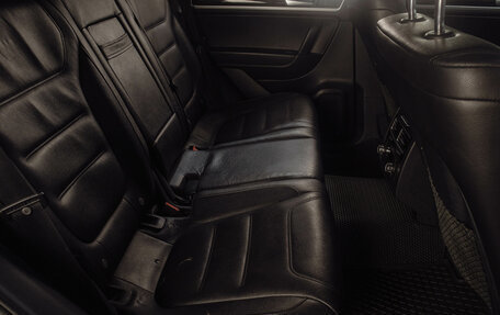 Volkswagen Touareg III, 2011 год, 2 049 000 рублей, 21 фотография