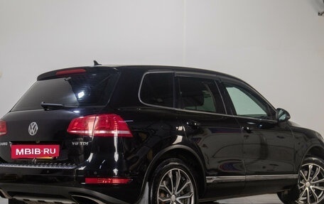 Volkswagen Touareg III, 2011 год, 2 049 000 рублей, 7 фотография