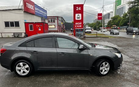 Chevrolet Cruze II, 2011 год, 750 000 рублей, 4 фотография