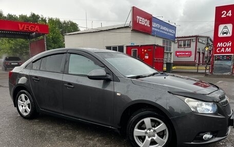 Chevrolet Cruze II, 2011 год, 750 000 рублей, 3 фотография