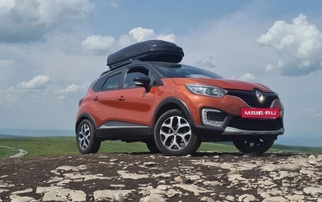 Renault Kaptur I рестайлинг, 2017 год, 1 300 000 рублей, 2 фотография