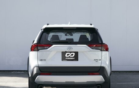 Toyota RAV4, 2024 год, 4 249 000 рублей, 4 фотография