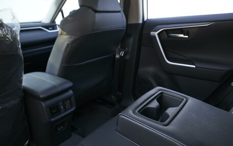 Toyota RAV4, 2024 год, 4 249 000 рублей, 29 фотография