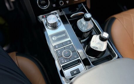 Land Rover Range Rover IV рестайлинг, 2021 год, 12 000 000 рублей, 9 фотография