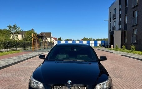 BMW 5 серия, 2004 год, 1 550 000 рублей, 1 фотография