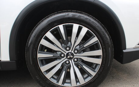 Mitsubishi Outlander III рестайлинг 3, 2019 год, 2 099 000 рублей, 28 фотография