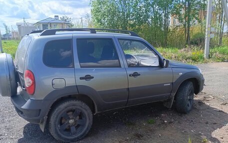 Chevrolet Niva I рестайлинг, 2015 год, 800 000 рублей, 2 фотография