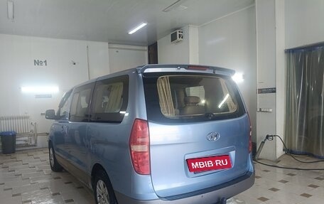 Hyundai Grand Starex Grand Starex I рестайлинг 2, 2010 год, 1 680 000 рублей, 3 фотография