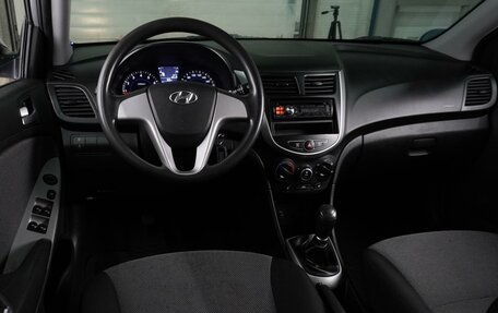 Hyundai Solaris II рестайлинг, 2013 год, 899 000 рублей, 6 фотография