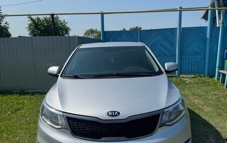 KIA Rio III рестайлинг, 2015 год, 1 000 000 рублей, 1 фотография