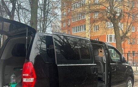 Hyundai H-1 II рестайлинг, 2014 год, 3 000 000 рублей, 2 фотография