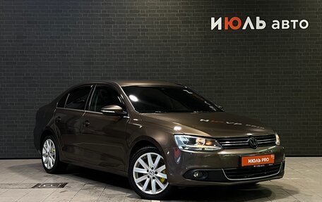 Volkswagen Jetta VI, 2011 год, 830 000 рублей, 3 фотография