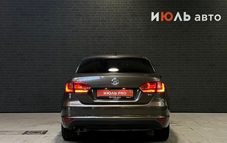 Volkswagen Jetta VI, 2011 год, 830 000 рублей, 6 фотография